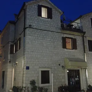 House Ivancic-free Parking Affittacamere Traù